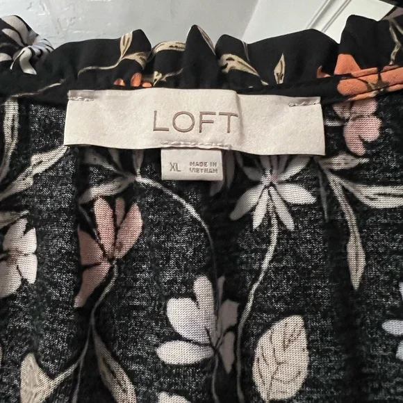 Floral Mixed Media Flowy top with neck ties - Picture 3 of 3